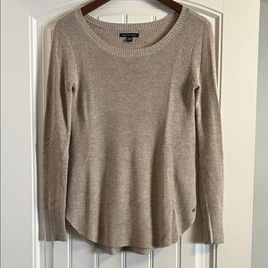 EUC American Eagle Outfitters Beige Long Sleeve Sweater Size XS